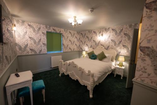 Kip 23 JJs Emsworth Room Type - Deluxe Double Room