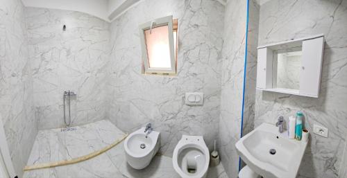 Super Apartment, Tirana (photo 8)