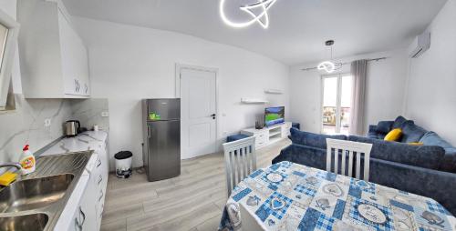 Super Apartment, Tirana (photo 10)