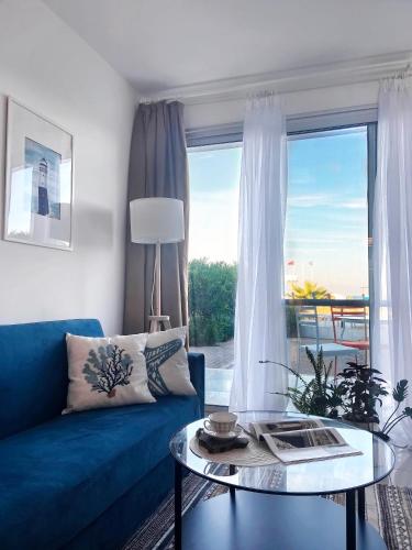 Spacious Three-Bedroom Apartment with Sea View A4