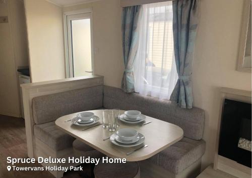 Spruce Deluxe Holiday Home - image 11