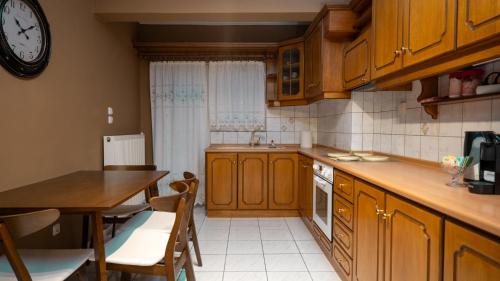 주방, Vasiliki Central Loft in 아기오이 아나르기로이