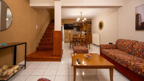 Vasiliki Central Loft in 아기오이 아나르기로이