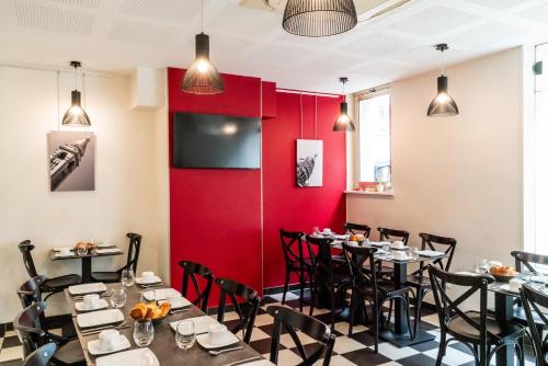 Food and beverages, Hotel de Flore in 18th - Sacre Coeur - Montmartre