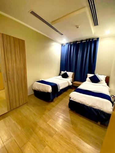 2 bedrooms, 3 beds