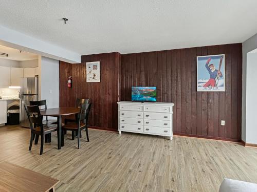 Mt Green 3 - F04 Studio type Condo, sleeps two - Killington