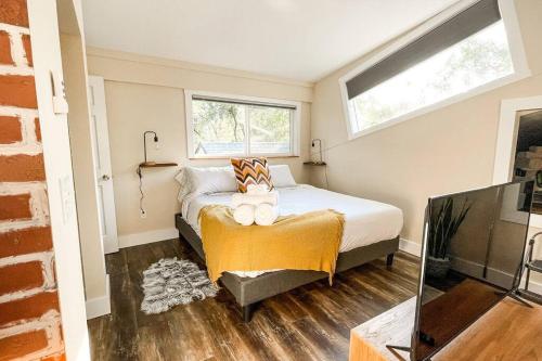 Stylish remodeled studio near IvyWild/Downtown in Colorado Springs, USA