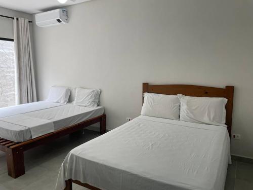 1 king bed, 2 twin beds