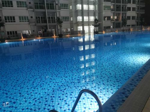 Bassein, Commercial Aparment Room For Rent In Kuala Lumpur in Sg Besi