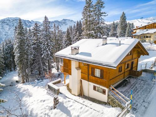  Chalet Soldanella by Arosa Holiday in Arosa