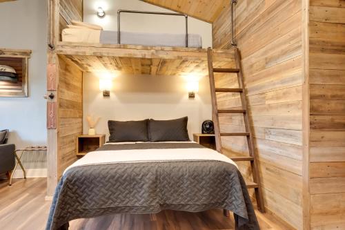 Unique Stay on Harrison Hills Trails with Sauna! in Tomahawk, USA
