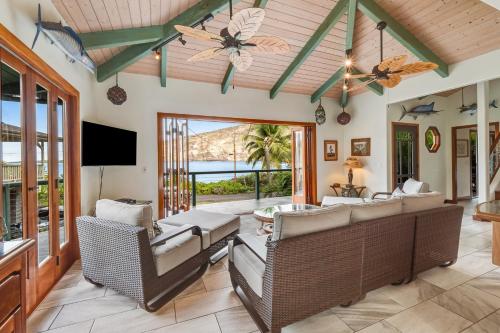 Manini Beachfront Getaway