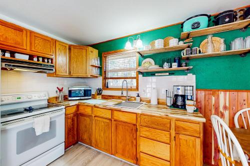 The Cove - Main House The Cove - Main House