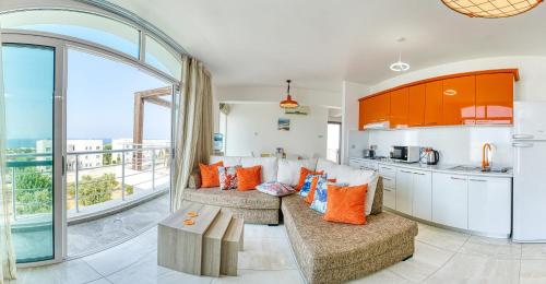 Joya Cyprus Mandarin Penthouse Lux Apartment