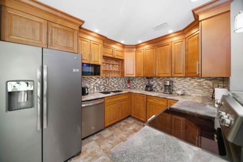 Wilton Manors Pool Oasis 3/3 and free parking in Fort Lauderdale, USA
