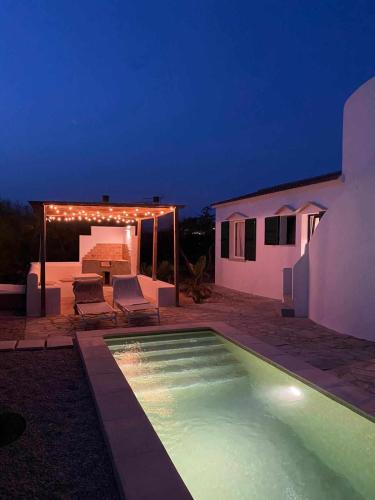 Villa with Private Pool room in Tord | Villa con piscina y aire acondicionado!