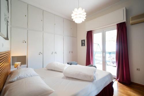 Twin Heights: A Retro Home for 3