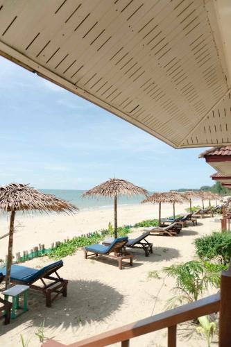 普拉尼海灘別墅 (Pranee Beach Bungalows) in 庫庫卡伊奧