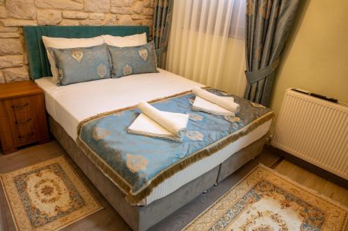 Standard Double Room image 10