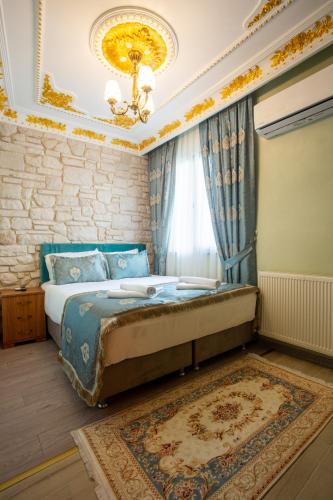 Double Room with Garden View image 10