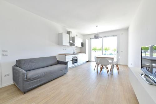 Two-Bedroom Apartment image 7