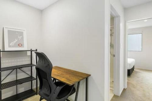 Urban Pulse Townhouse with parking - image 2