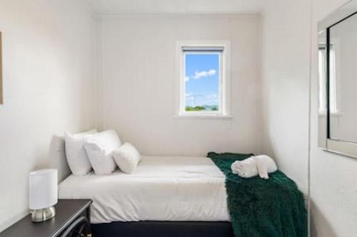 Sunny Side Getaway with views and deck