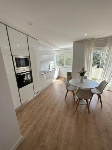 5 min Carcavelos Beach 5 min Carcavelos Beach