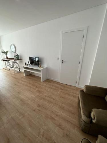 5 min Carcavelos Beach 5 min Carcavelos Beach