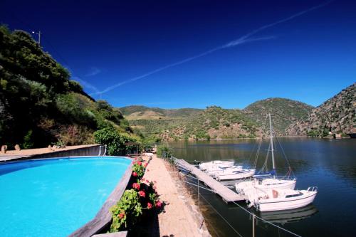 Peldbaseins, Douro Yacht Charter & Bungalows in Sao Joao Da Pesqueira