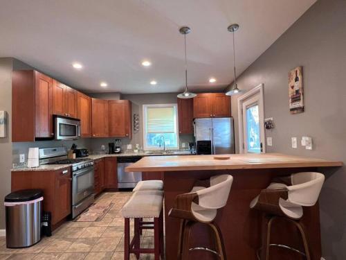 Cozy Boston Homestd Pet Frndly in Framingham, USA