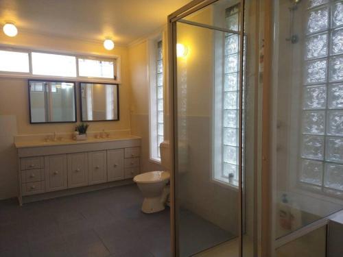 Happy Spacious Home nr Canberra Hospital in Red Hill