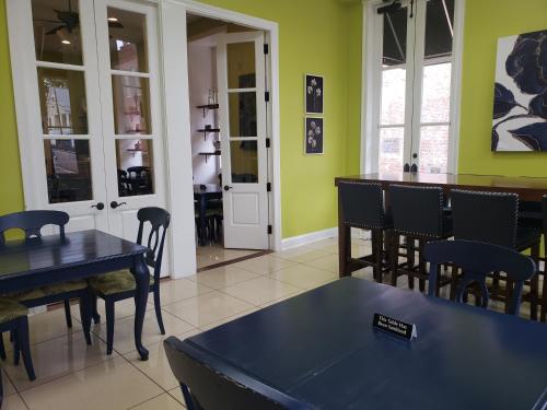 設施, Natchez Manor Bed & Breakfast in 市中心