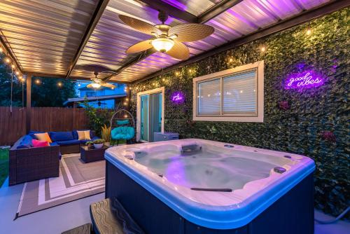 B&B San Antonio - Gameroom, Bbq & Hot-tub By Lackland & Seaworld - Bed and Breakfast San Antonio