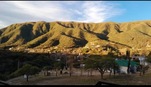 Utopía - Cabaña de Montaña (Utopia - Cabana de Montana) in El Rodeo