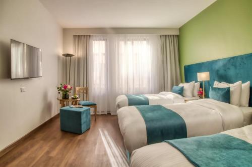 Standard Triple Room image 1