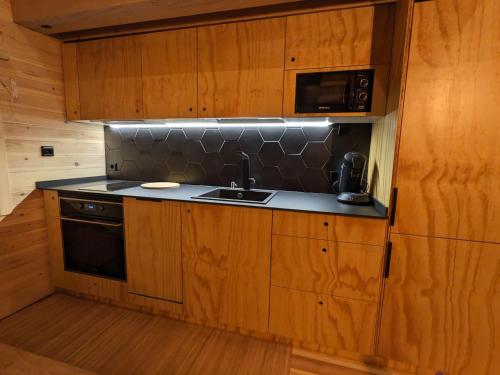 Konyha, Nornore: una casa especial en la montaña (Nornore: una casa especial en la montana) in Piedrafita De Jaca