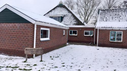  B&B t´bûtefjild, Pension in De Valom