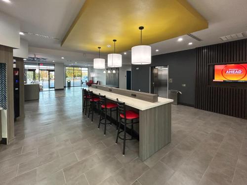 Лобби, Motel 6 Dallas, TX - Methodist Charlton Medical Ctr. in Аэропорт Даллас Экзекьютив