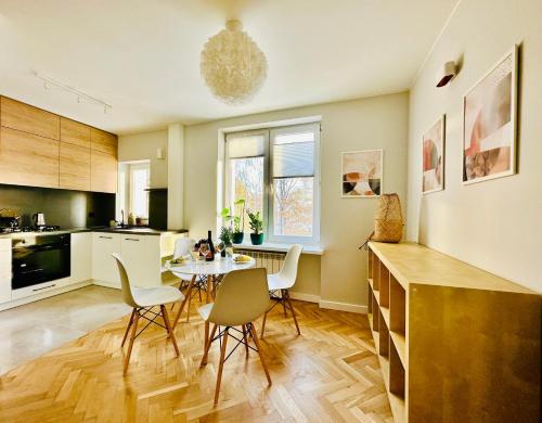 Eastside Warsaw Apartment, Варшава