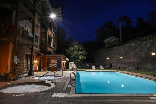 Hunter Mtn Slopeside Ski Resort HotTub*Heated Pool