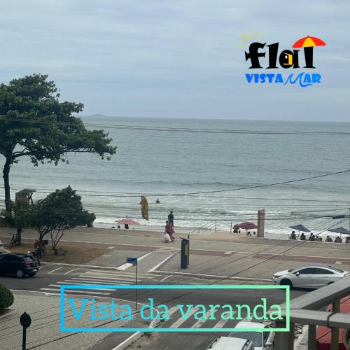 Flat Vista Mar 109 - Praia do Morro - prédio frente Mar - varanda com vista mar - elevador - atravessou a avenida, ja esta na Praia - internet - com garagem para carro pequeno, Guarapari