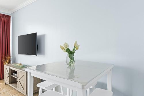 Boardwalk Beach Resort by Panhandle Getaways Room Type - One-Bedroom House