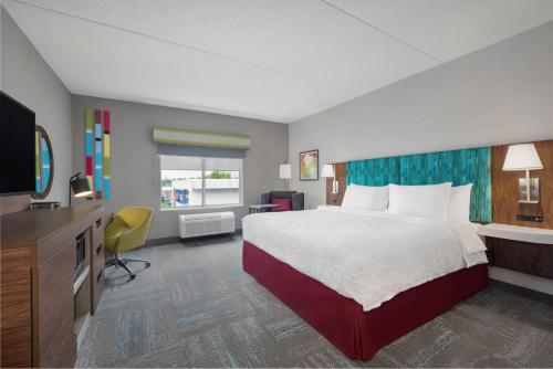 King Room with Microwave and Fridge