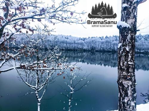 Brama Sanu - z prywatną linią brzegową Jeziora Solińskiego - pomosty - pontony - basen sezonowy