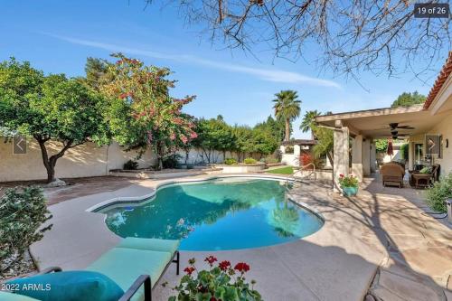 Pool, Outdoor Kitchen, Yard, Fire-pit, Pool Table