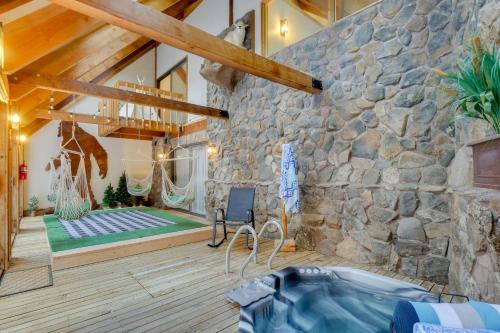 Riverside Colorado Cabin with Deck and Hot Tub in Dumont, USA