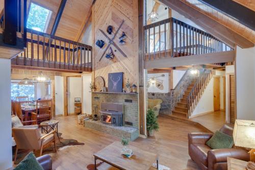 Riverside Colorado Cabin with Deck and Hot Tub in Dumont, USA