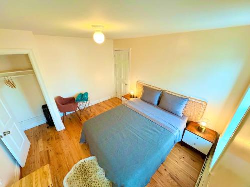 The Waltham Private Room & Bathroom JFK LGA 10min I 20min ManhattanPenn Station bullet-train in Queens, USA