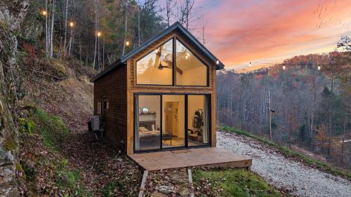 Tiny Cabin in RRG - The Naturalist